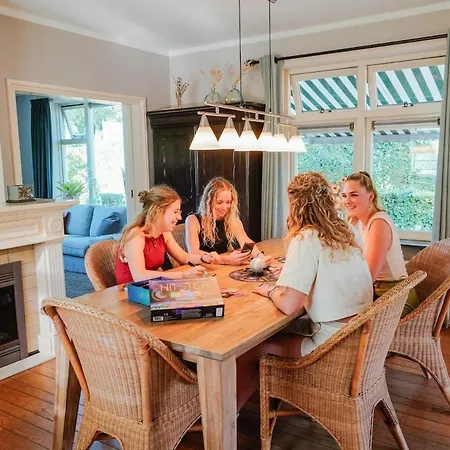 Holiday home Luxe Woning Warnstee
